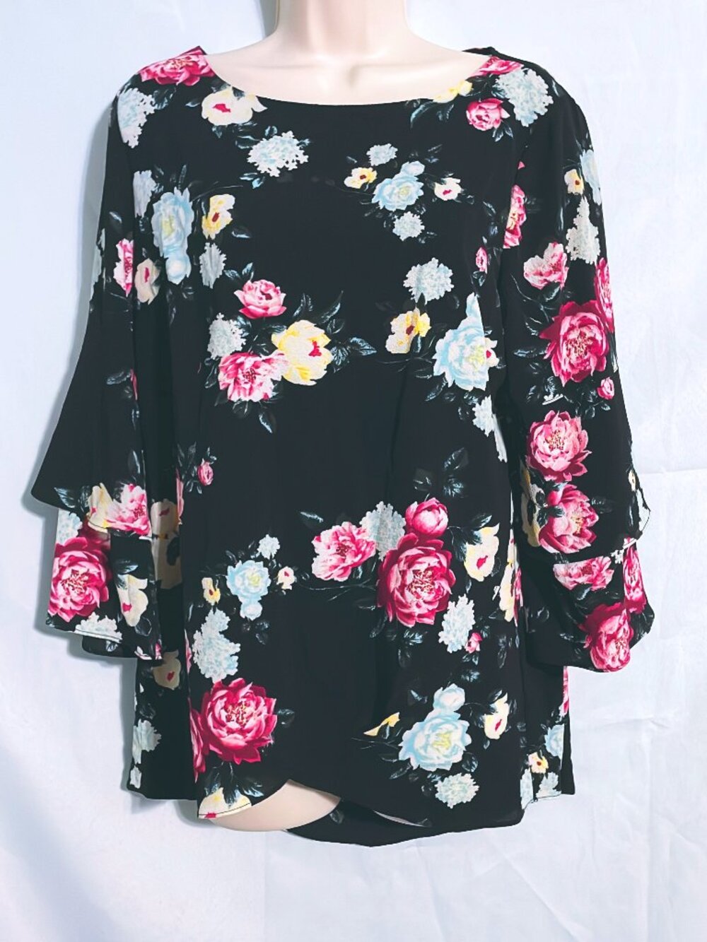 Apt 9 Cute Black Floral Top Size M